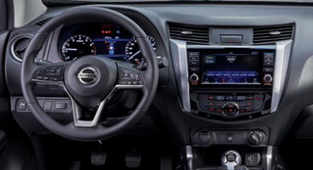 Nissan Navara le Interior Dash